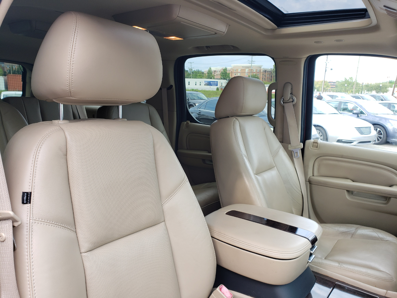 Cadillac Escalade ESV AWD Premium 2011 Cadillac Escalade ESV AWD Premium 2011