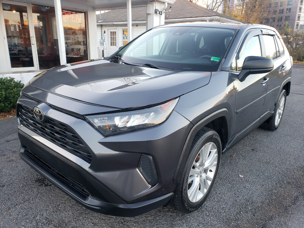 Toyota RAV4 LE AWD 2022
