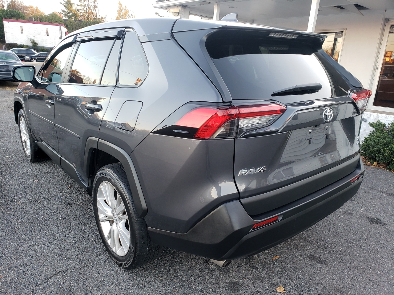 Toyota RAV4 LE AWD 2022