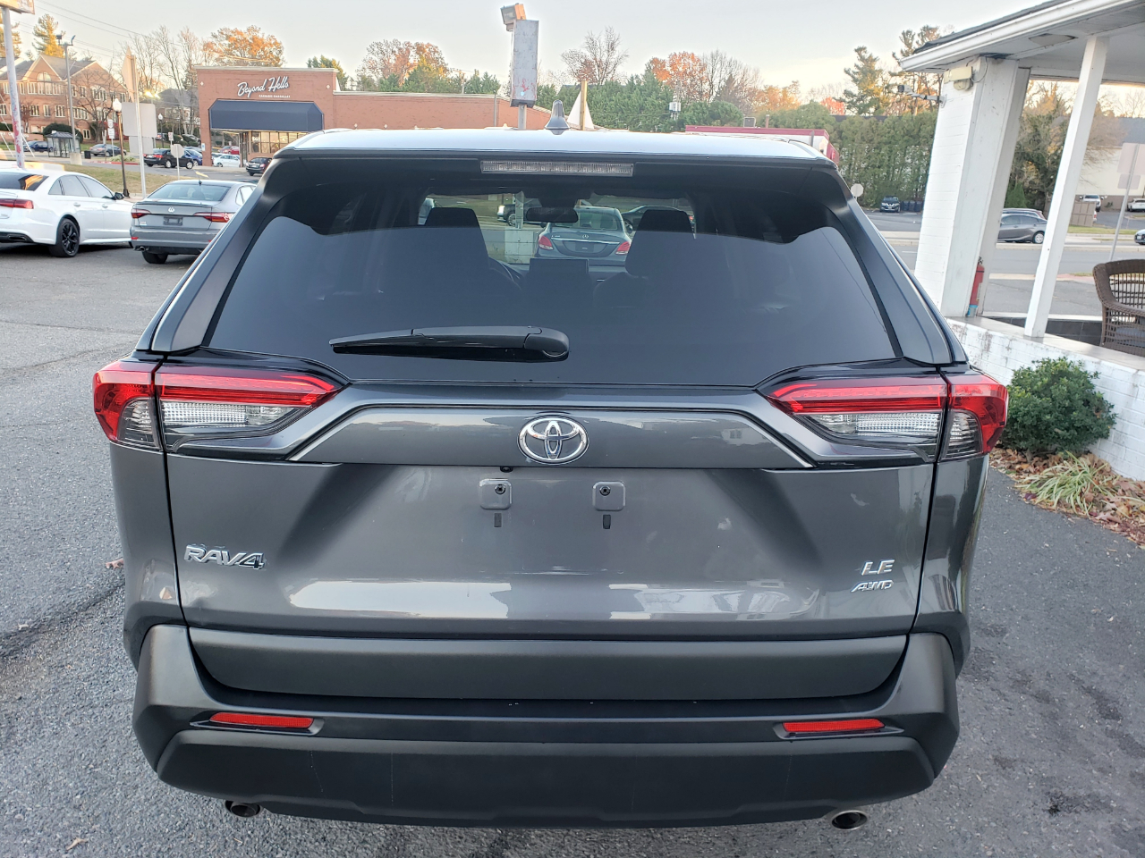 Toyota RAV4 LE AWD 2022