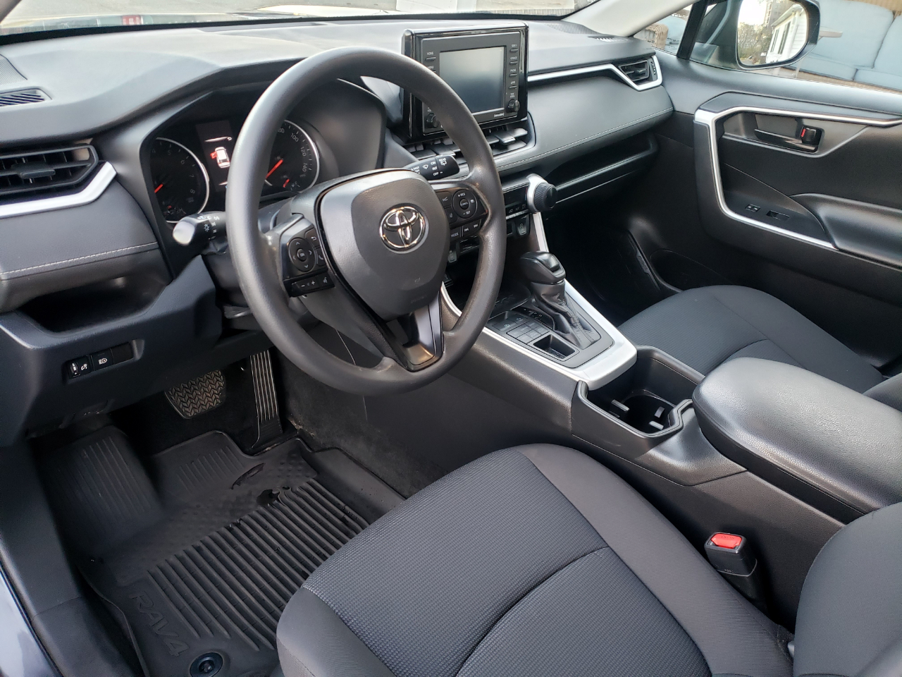 Toyota RAV4 LE AWD 2022