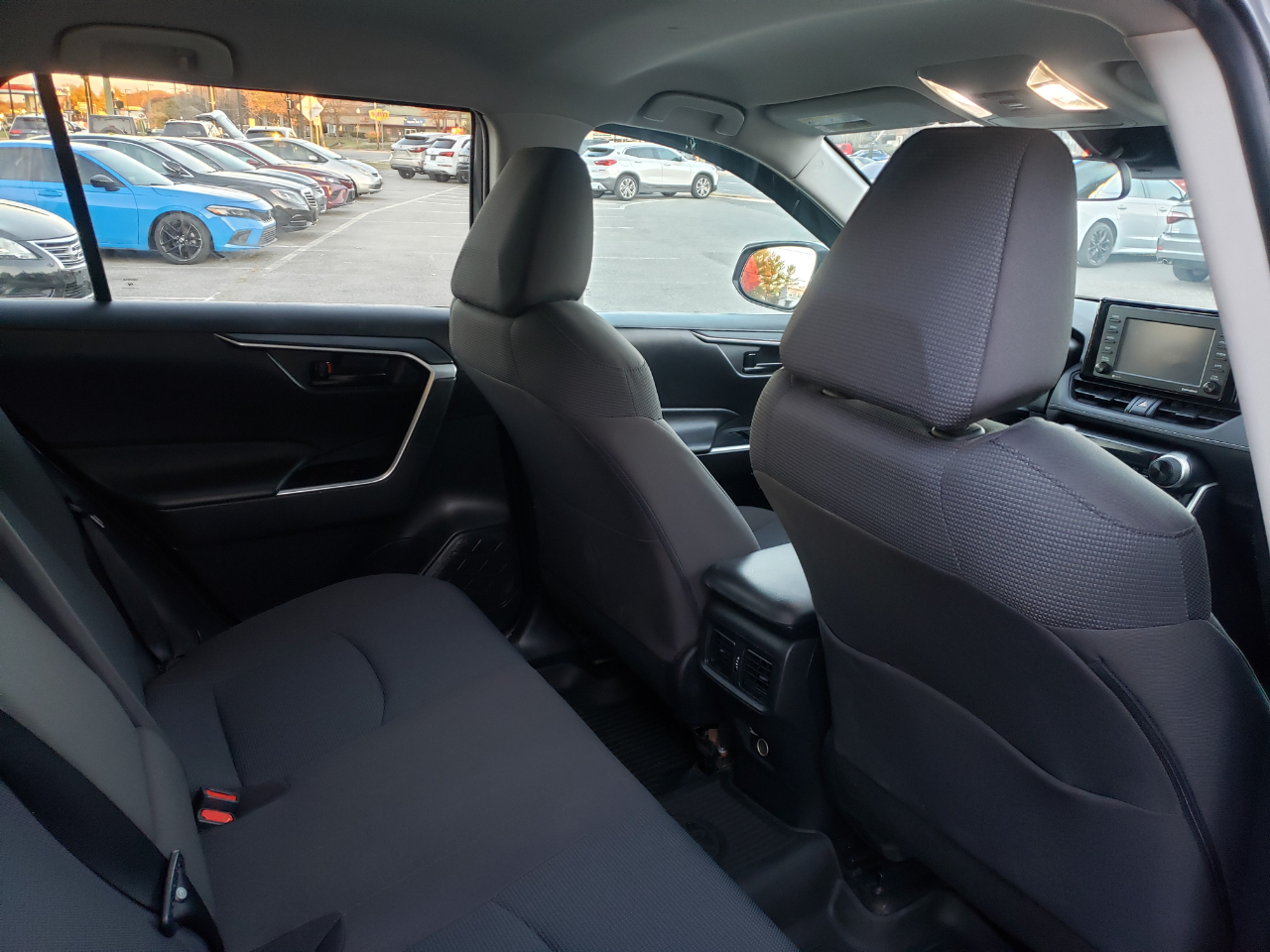 Toyota RAV4 LE AWD 2022