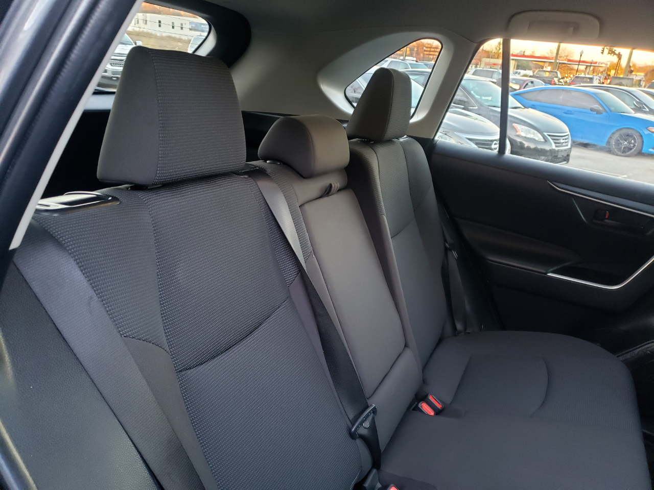 Toyota RAV4 LE AWD 2022