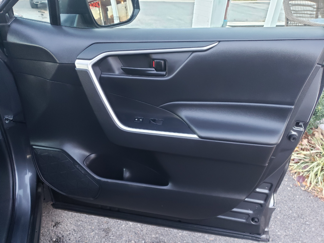 Toyota RAV4 LE AWD 2022