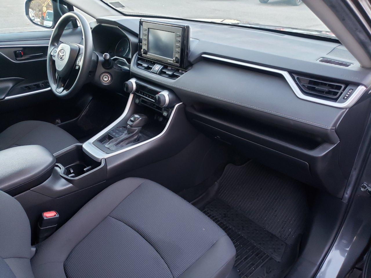 Toyota RAV4 LE AWD 2022