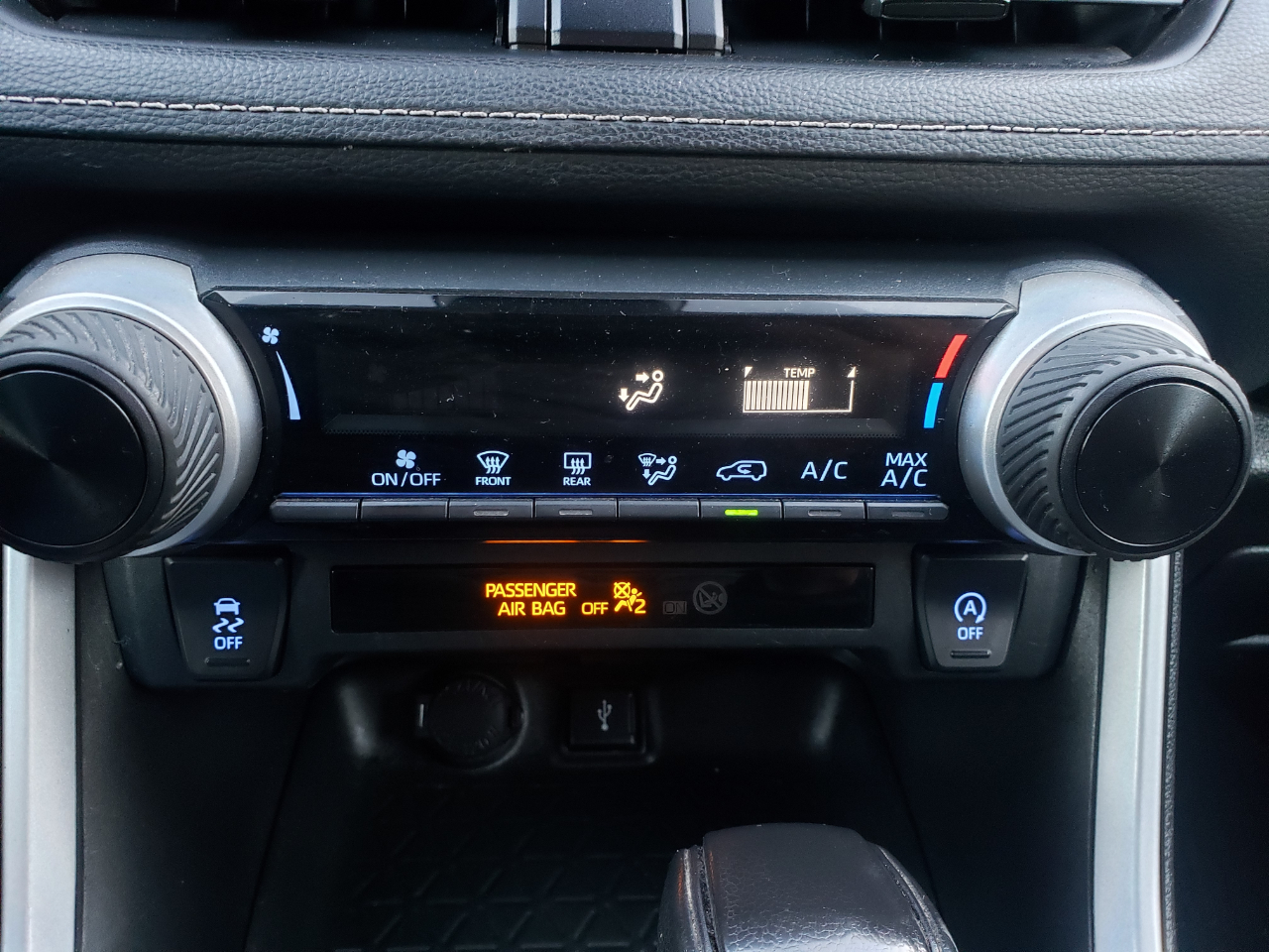 Toyota RAV4 LE AWD 2022