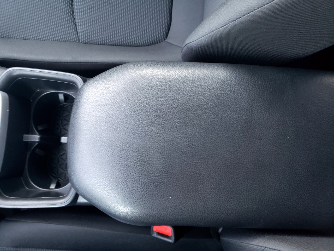 Toyota RAV4 LE AWD 2022