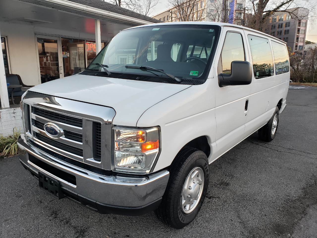 2012 Ford Econoline E-350 XLT Super Duty