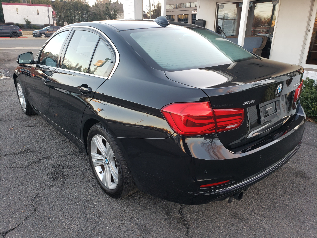 BMW 3-Series 330i xDrive SULEV Sedan 2017