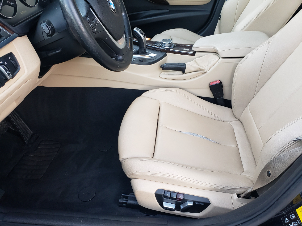 BMW 3-Series 330i xDrive SULEV Sedan 2017