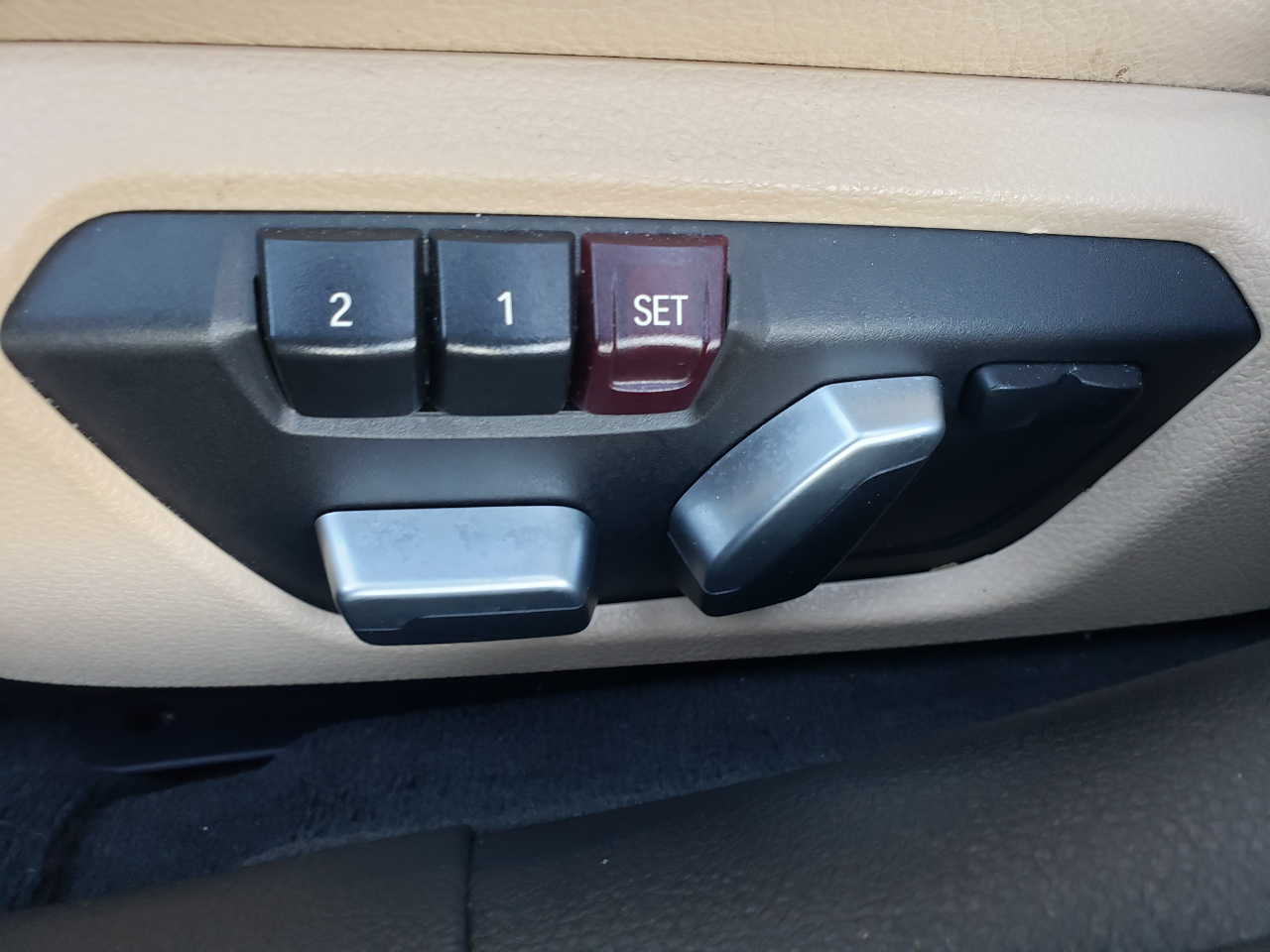 BMW 3-Series 330i xDrive SULEV Sedan 2017