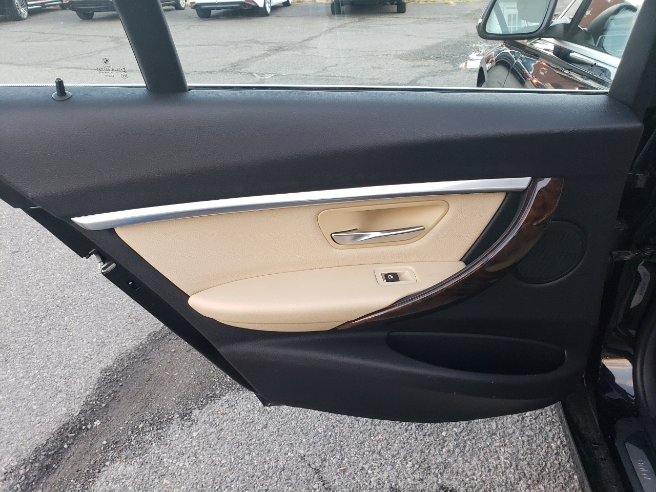 BMW 3-Series 330i xDrive SULEV Sedan 2017