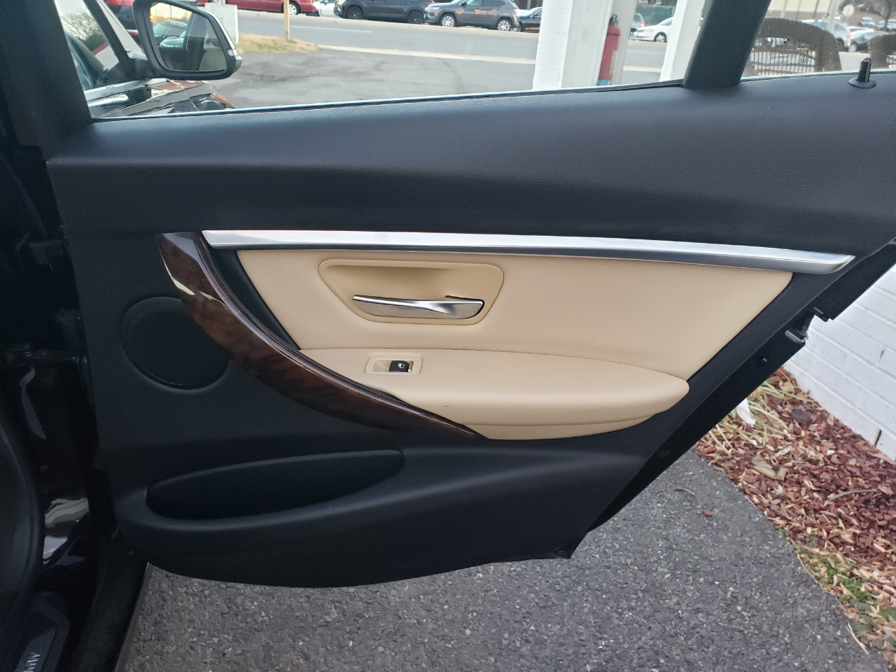 BMW 3-Series 330i xDrive SULEV Sedan 2017