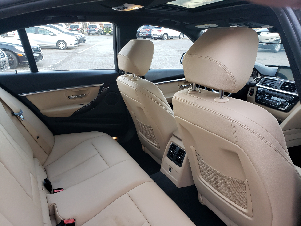 BMW 3-Series 330i xDrive SULEV Sedan 2017