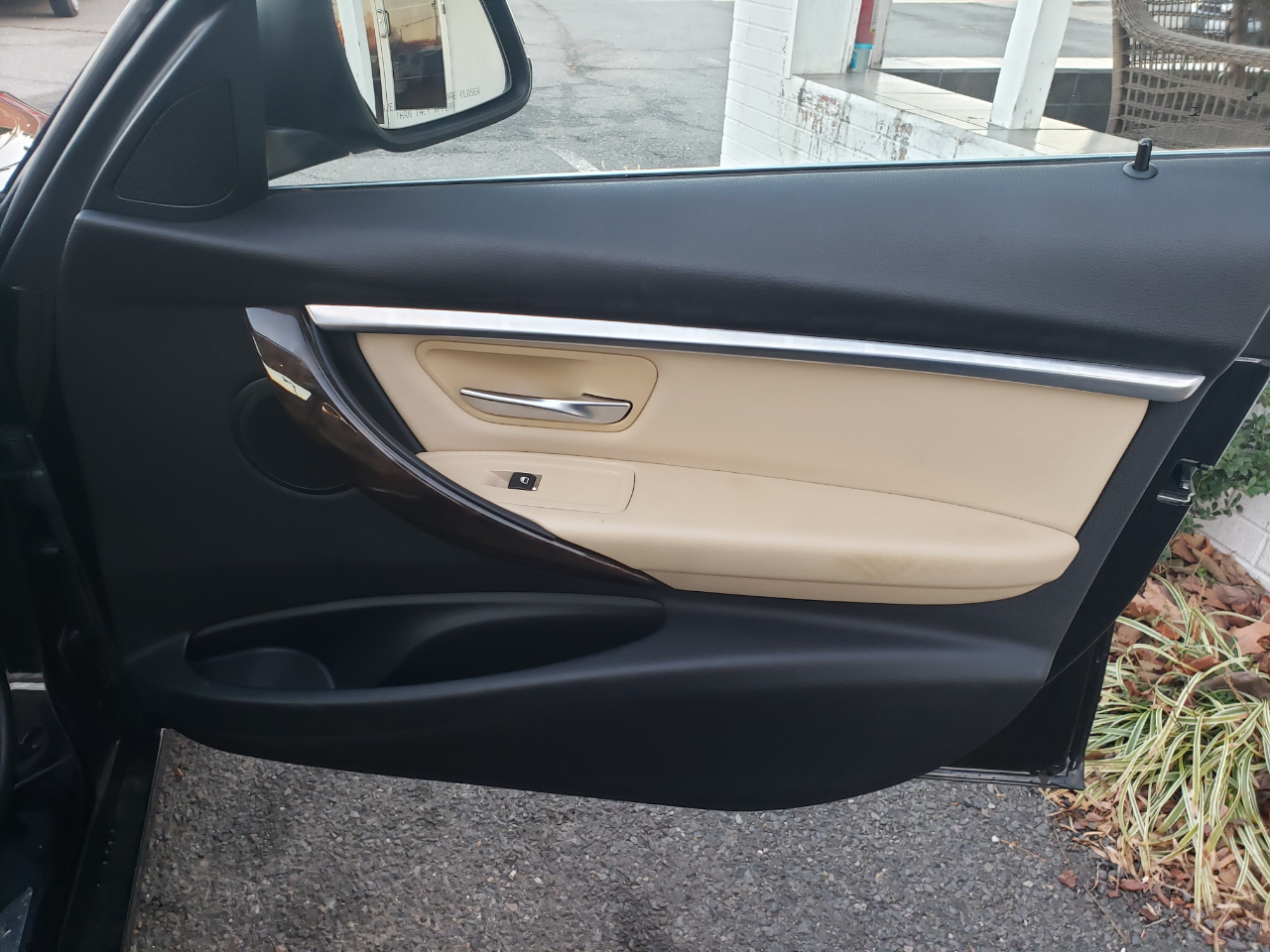 BMW 3-Series 330i xDrive SULEV Sedan 2017