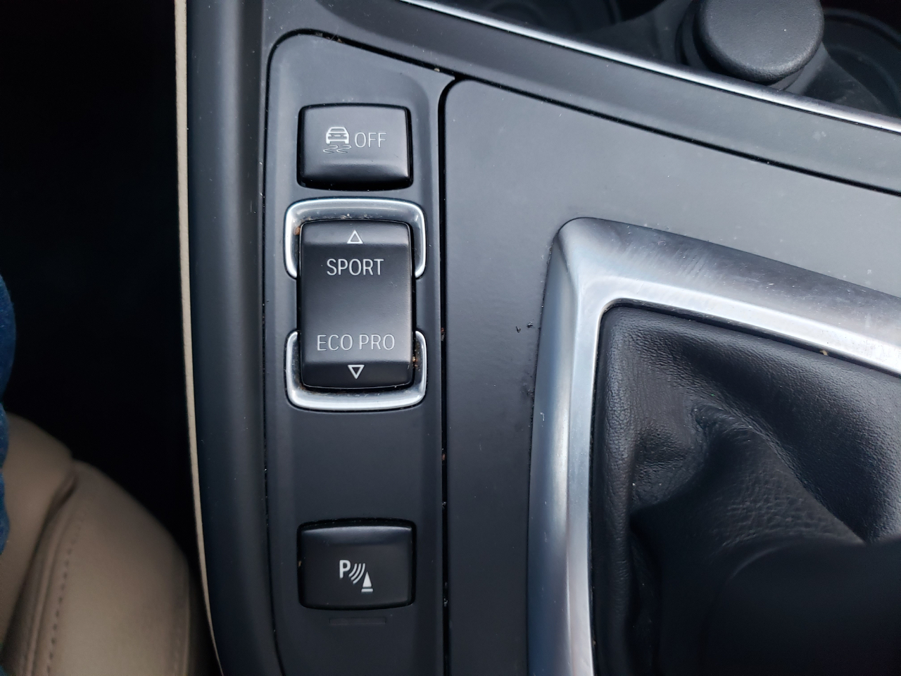 BMW 3-Series 330i xDrive SULEV Sedan 2017