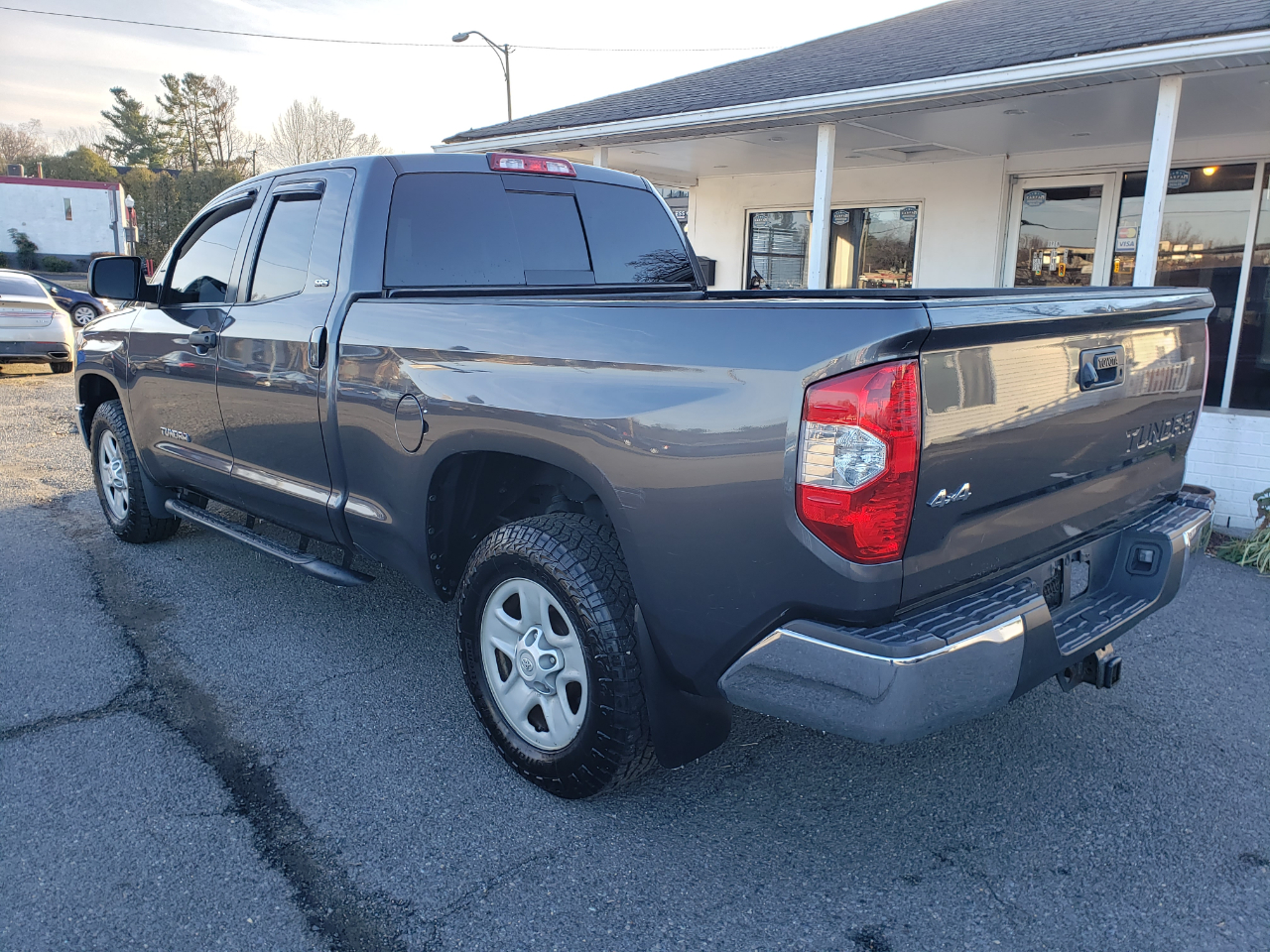 Toyota Tundra  2018