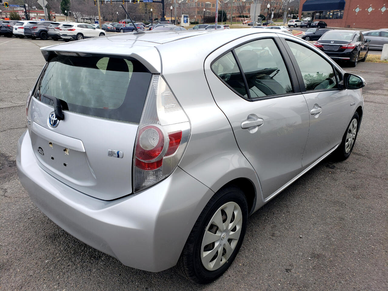 Toyota Prius c One 2012