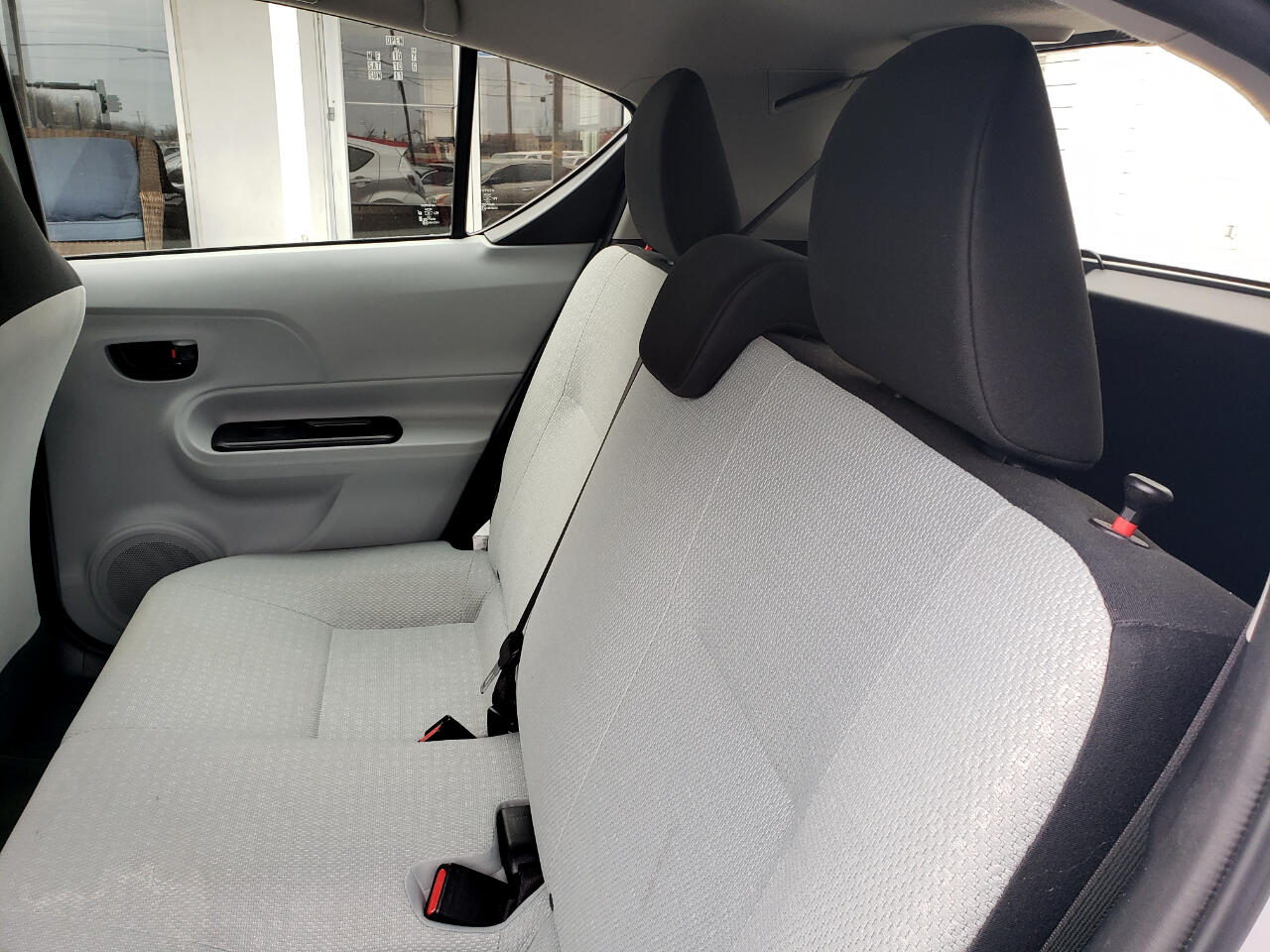 Toyota Prius c One 2012