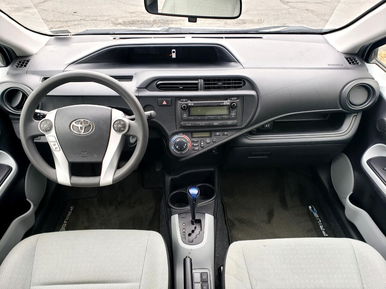 Toyota Prius c One 2012