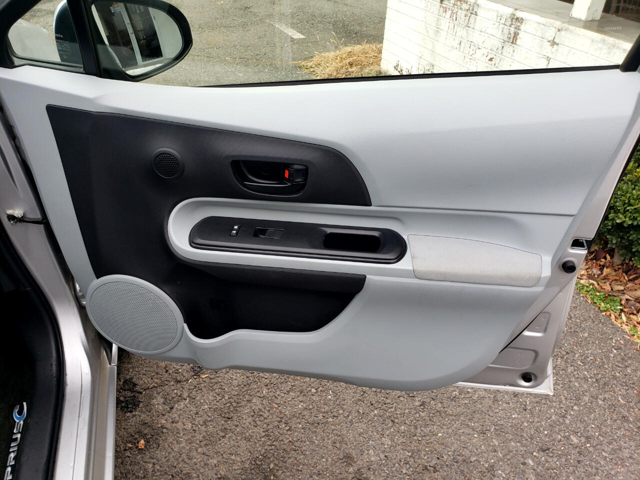 Toyota Prius c One 2012