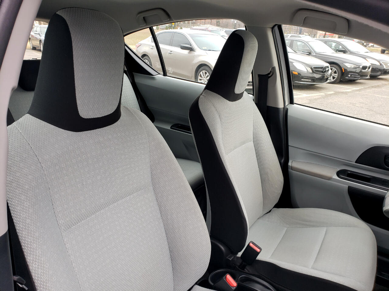 Toyota Prius c One 2012