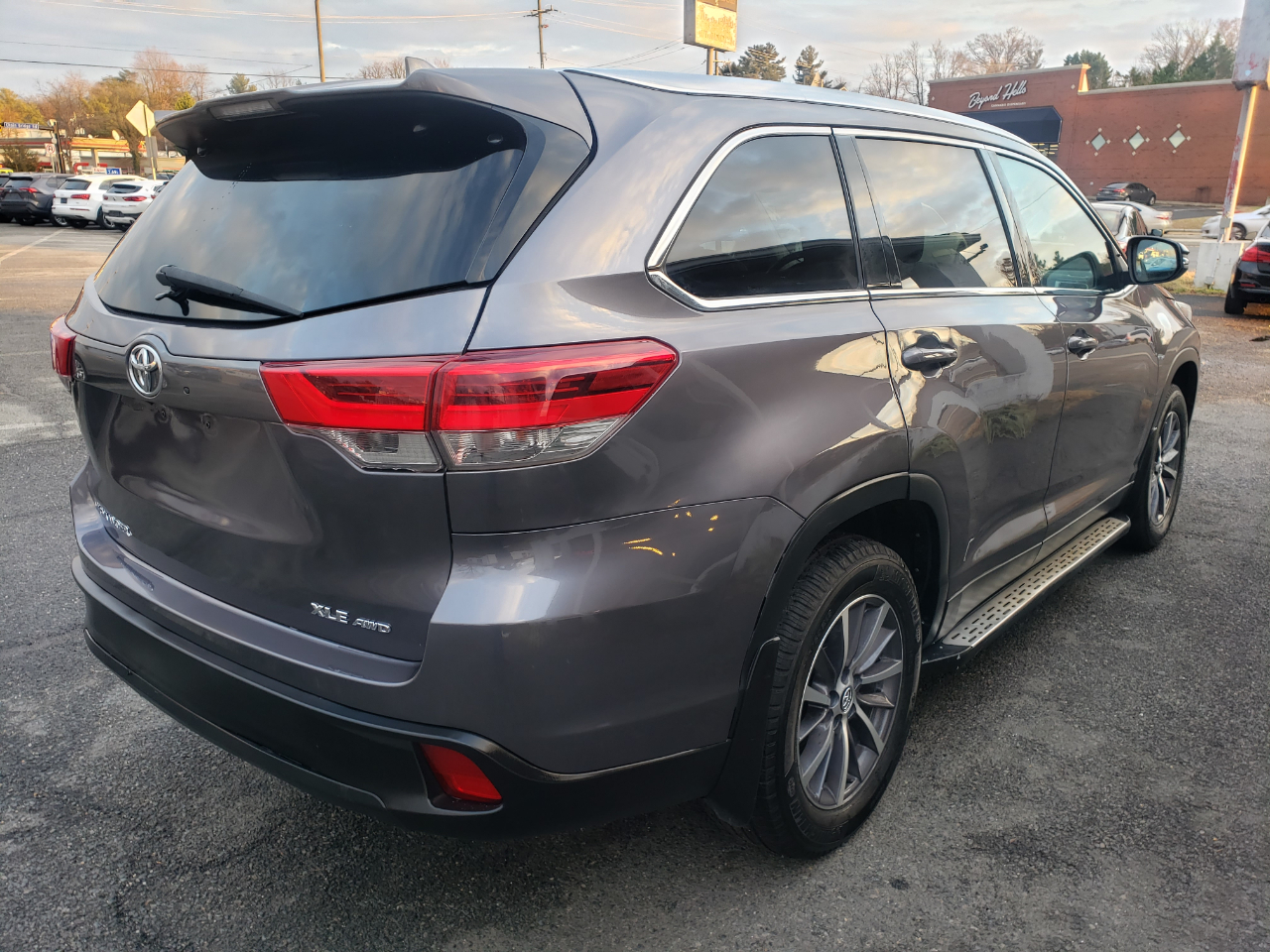 Toyota Highlander XLE AWD V6 2019