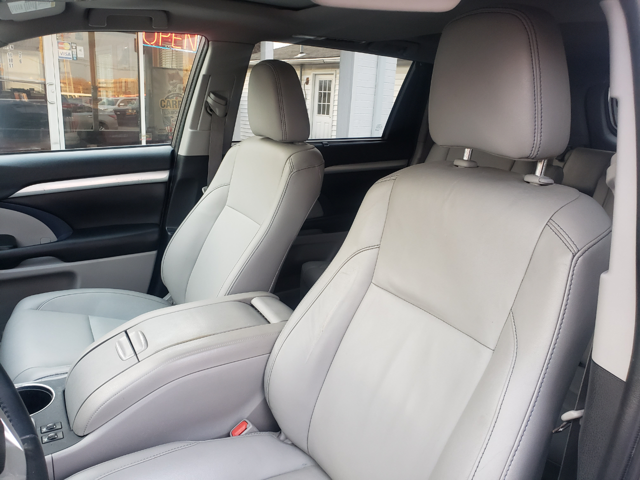 Toyota Highlander XLE AWD V6 2019