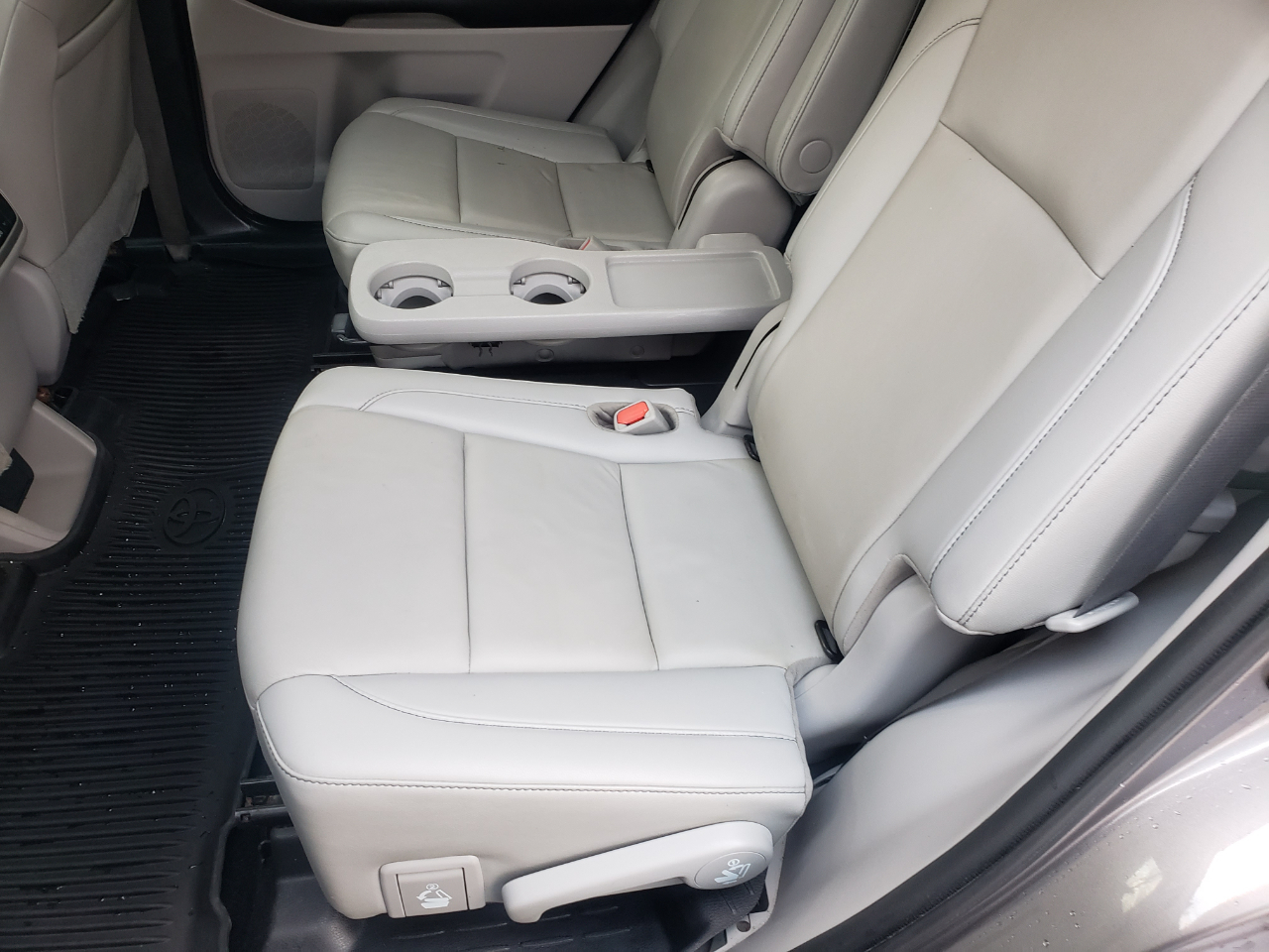 Toyota Highlander XLE AWD V6 2019