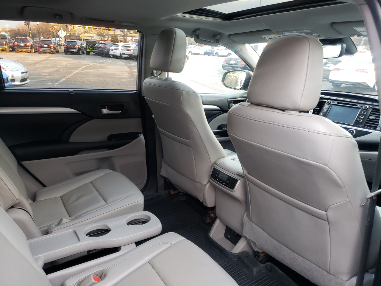 Toyota Highlander XLE AWD V6 2019