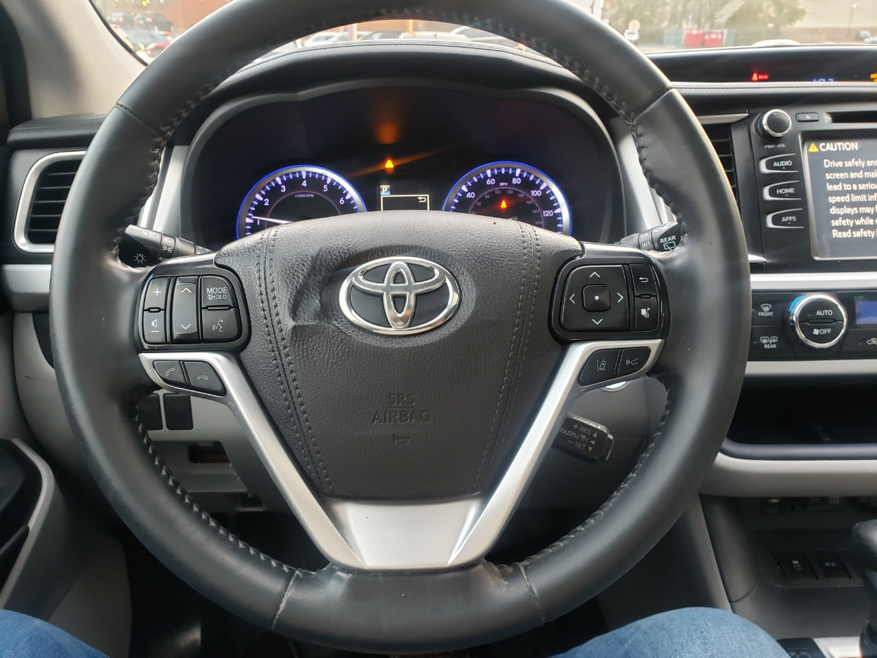 Toyota Highlander XLE AWD V6 2019