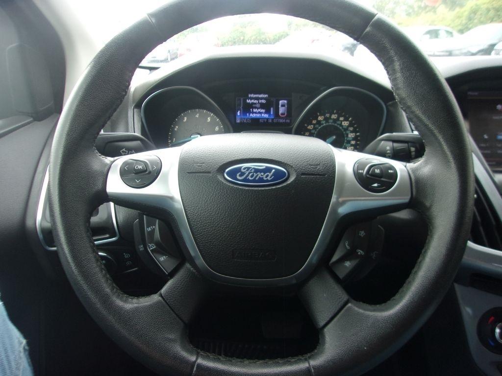 Ford Focus 5dr HB Titanium 2012