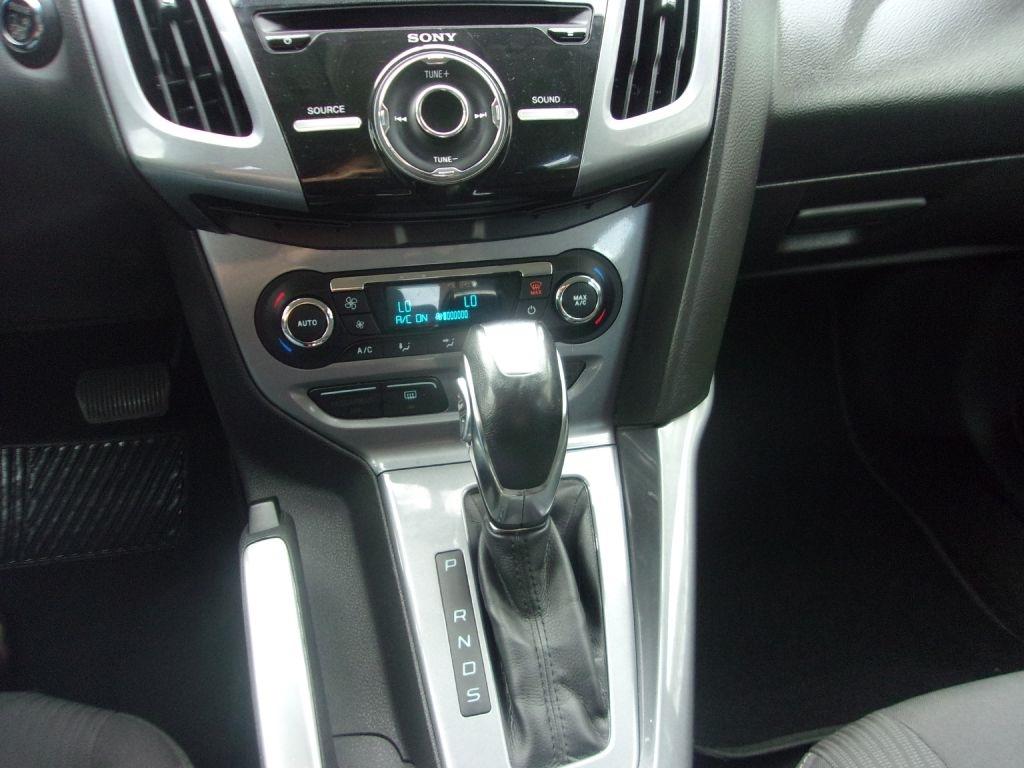 Ford Focus 5dr HB Titanium 2012