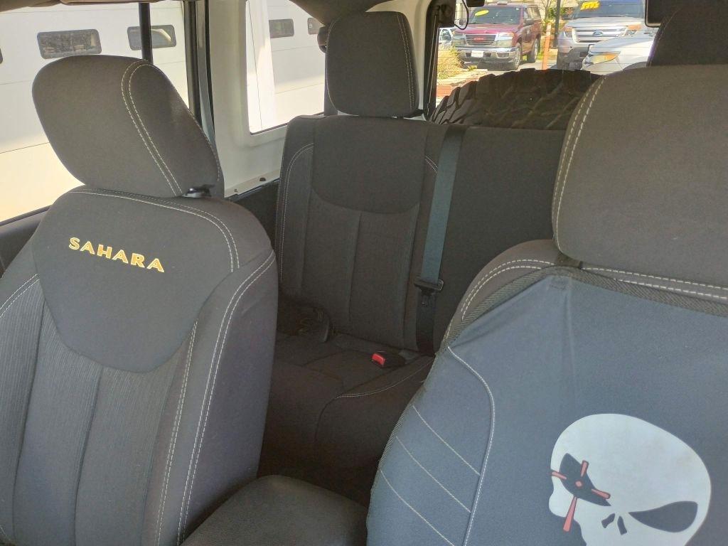 Jeep Wrangler Unlimited 4WD 4dr Sahara 2015