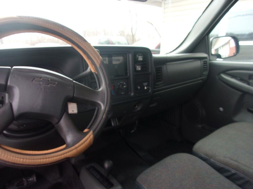 Chevrolet Silverado 2500HD Reg Cab 133" WB 4WD Work Truck 2006