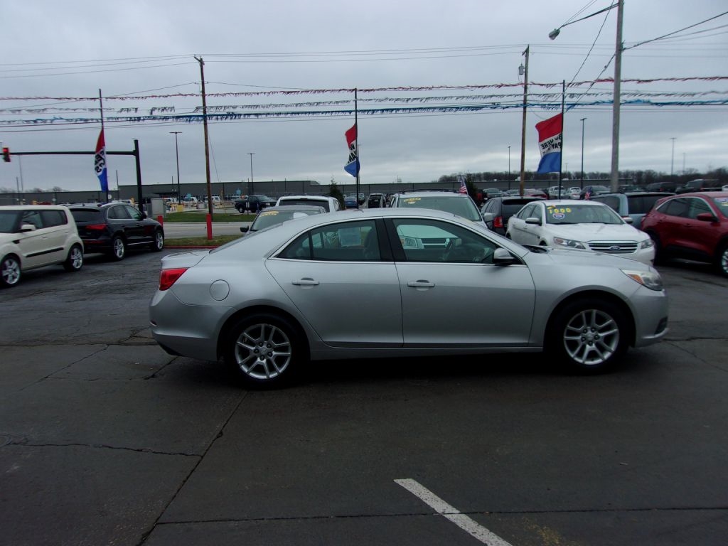 Chevrolet Malibu 4dr Sdn ECO w/1SA 2013