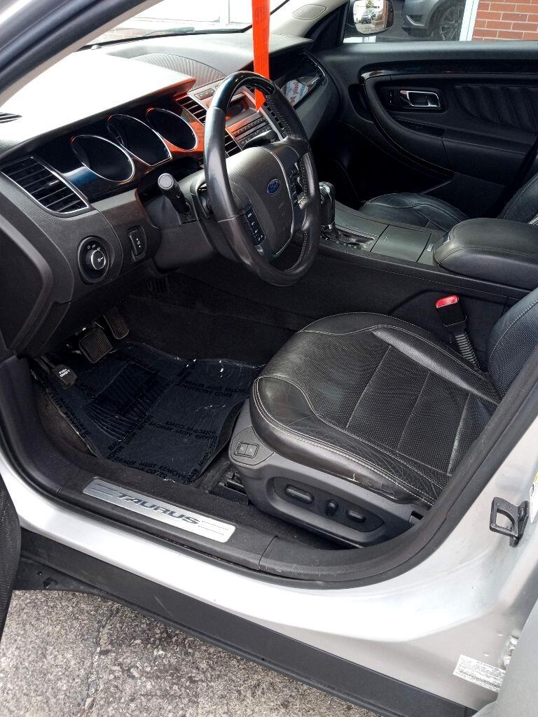 2010 Ford Taurus Limited photo 4