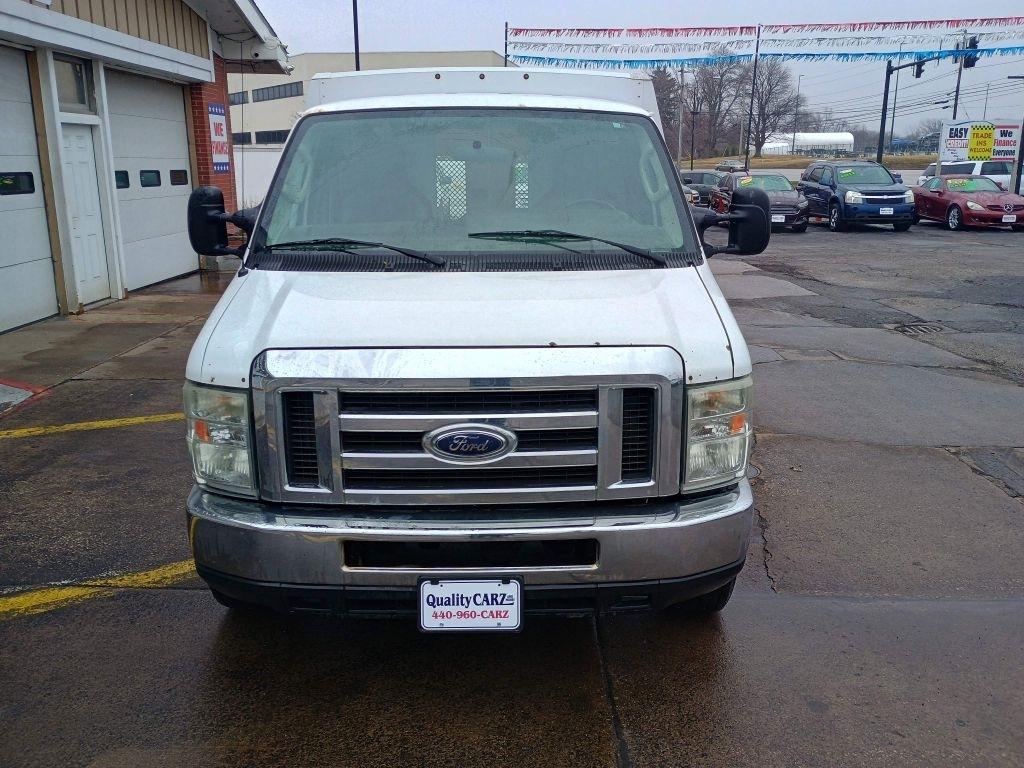 Ford Econoline Commercial Cutaway E-350 Super Duty 138" 5-Spd SRW 2009