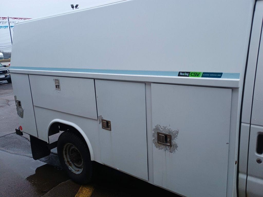 Ford Econoline Commercial Cutaway E-350 Super Duty 138" 5-Spd SRW 2009