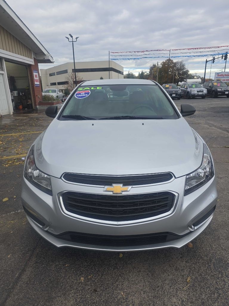 2015 Chevrolet Cruze LS photo 3