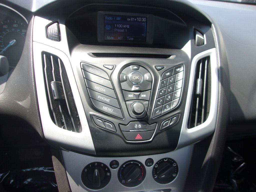 Ford Focus 4dr Sdn SE 2014