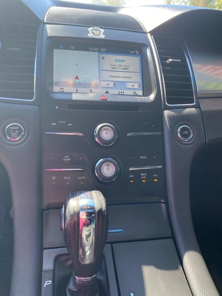 Ford Taurus 4dr Sdn SEL FWD 2015