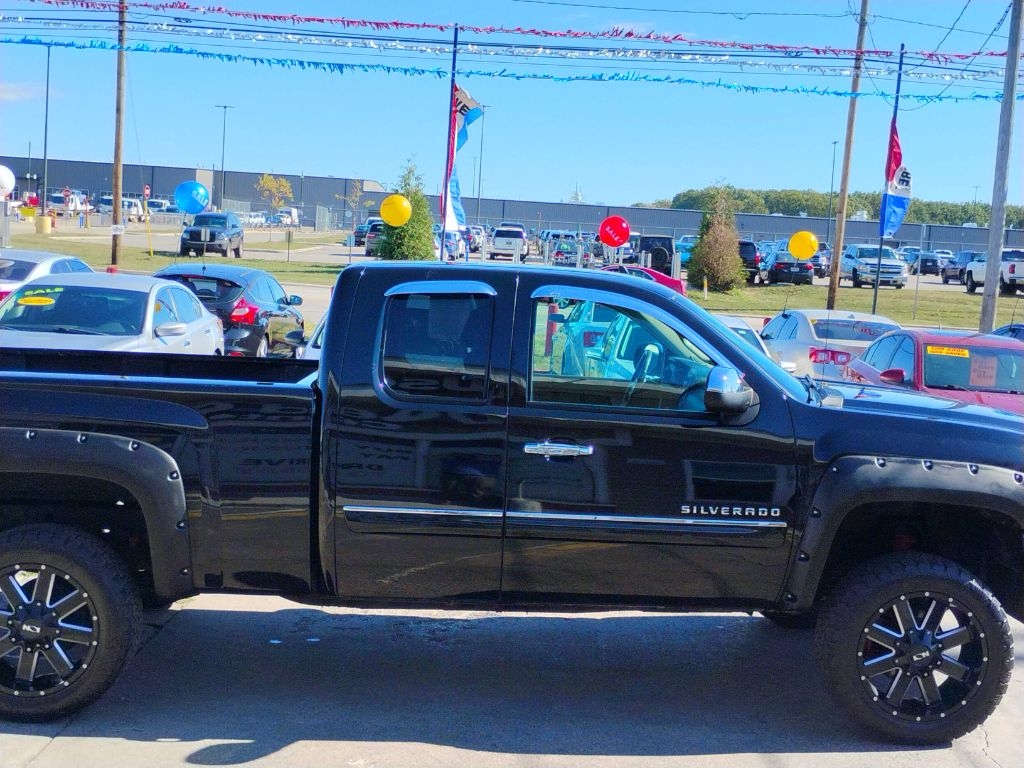 Chevrolet Silverado 1500 4WD Ext Cab 143.5" LT 2013