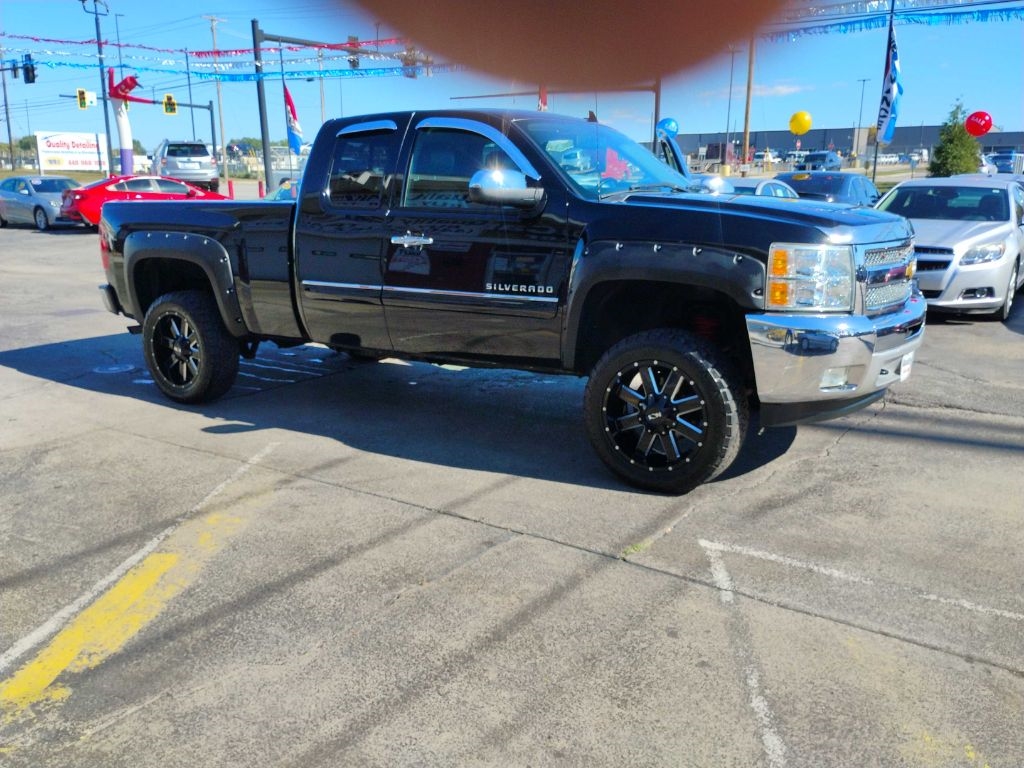 Chevrolet Silverado 1500 4WD Ext Cab 143.5" LT 2013