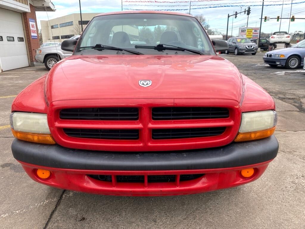 Dodge Dakota Club Cab 131" WB Base 2001