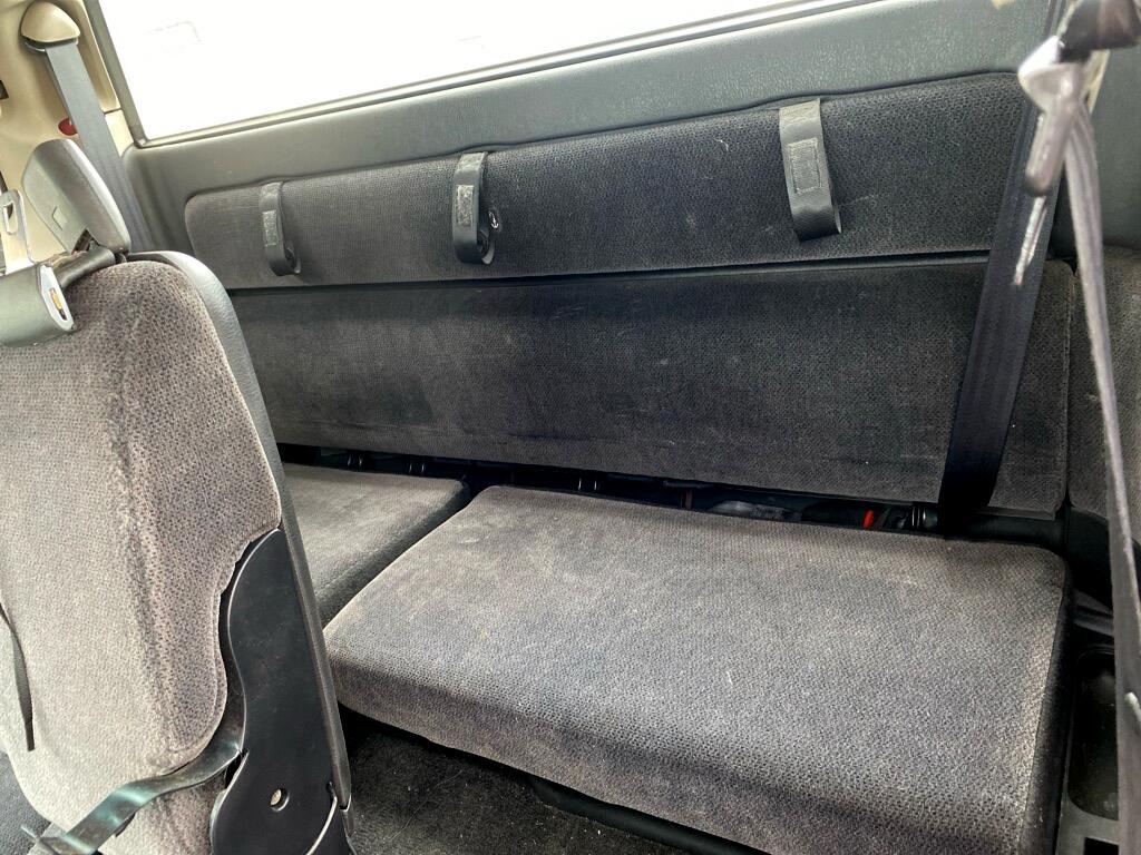 Dodge Dakota Club Cab 131" WB Base 2001