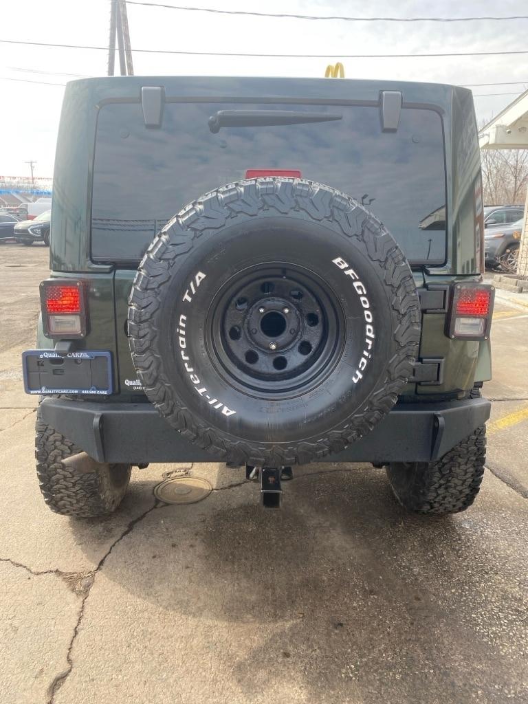 Jeep Wrangler Unlimited 4WD 4dr Sahara 2010