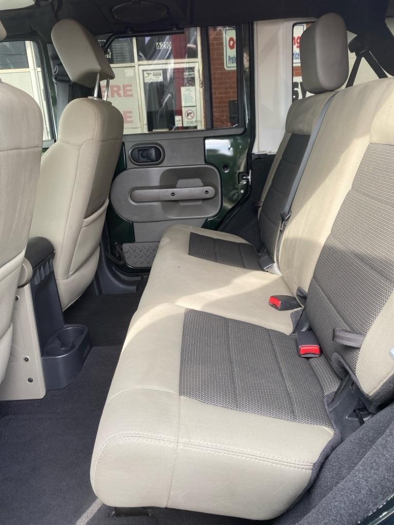 Jeep Wrangler Unlimited 4WD 4dr Sahara 2010