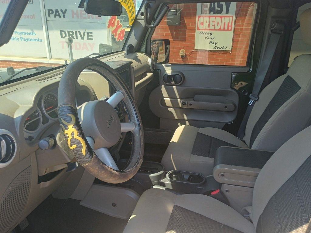 Jeep Wrangler Unlimited 4WD 4dr Sahara 2010