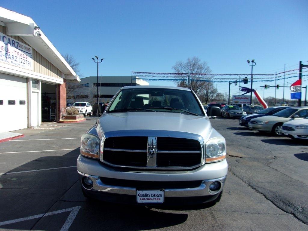Dodge Ram 1500 4dr Mega Cab 160.5 SLT 2006